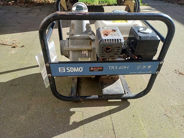 Vuilwaterpomp met honda motor - afbeelding 1 van  6