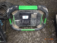 Vuurtoren op de bouwplaats - afbeelding 1 van  3