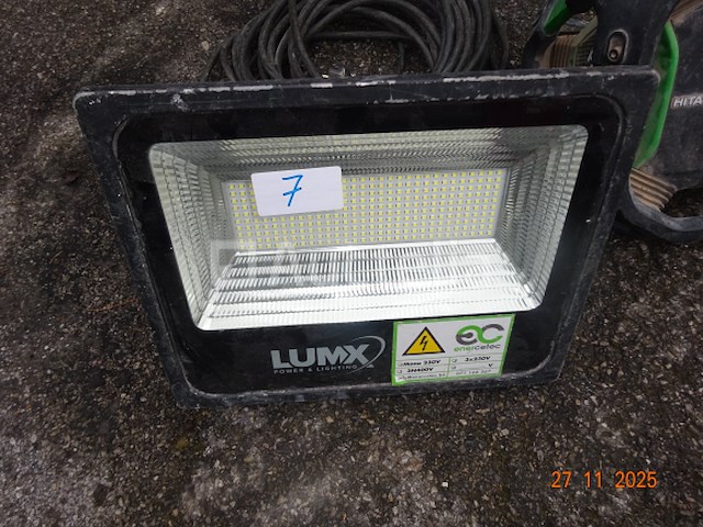 Vuurtoren op de bouwplaats - afbeelding 3 van  3