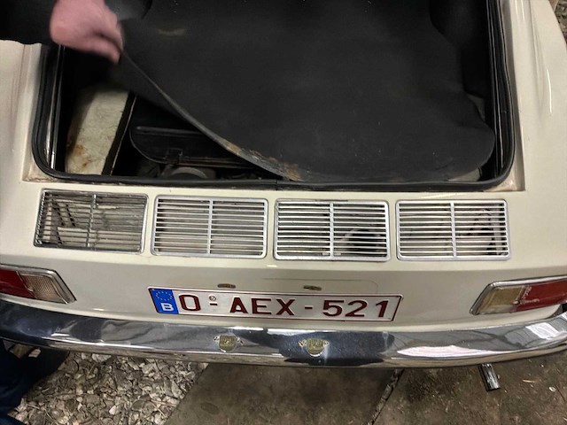 Vw - karman ghia - oldtimer - afbeelding 17 van  45
