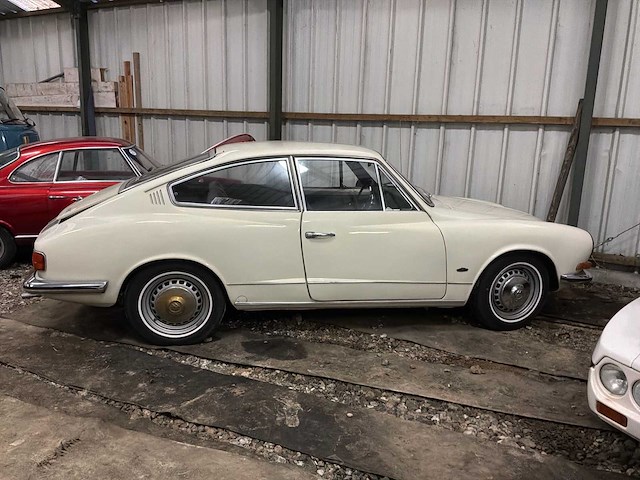 Vw - karman ghia - oldtimer - afbeelding 12 van  45