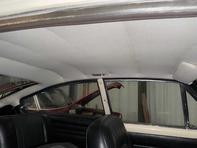 Vw - karman ghia - oldtimer - afbeelding 26 van  45