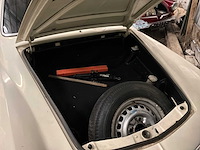 Vw - karman ghia - oldtimer - afbeelding 32 van  45