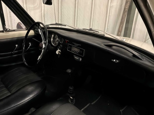 Vw - karman ghia - oldtimer - afbeelding 24 van  45