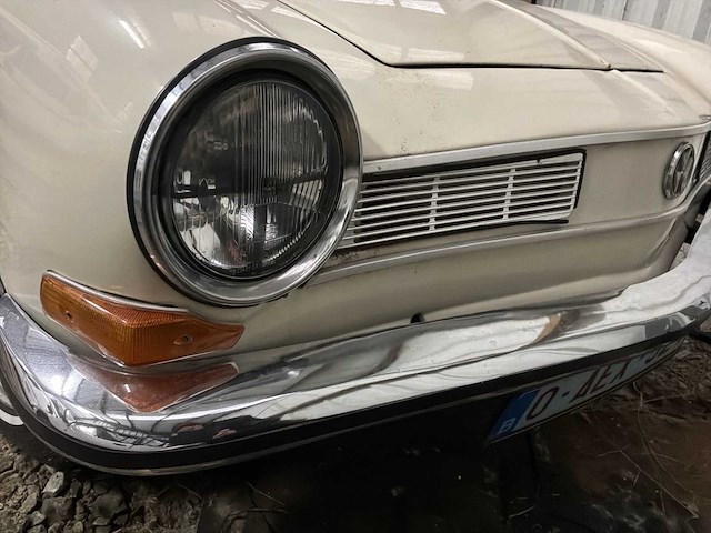 Vw - karman ghia - oldtimer - afbeelding 30 van  45