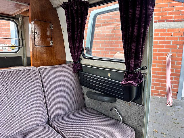 Vw - t1 camper - oldtimer - afbeelding 17 van  77