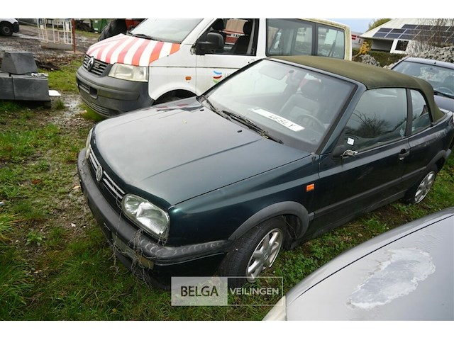 Vw golf cabriolet enkel voor vergunninghouders en erkend centrum voor verschroting - afbeelding 1 van  7