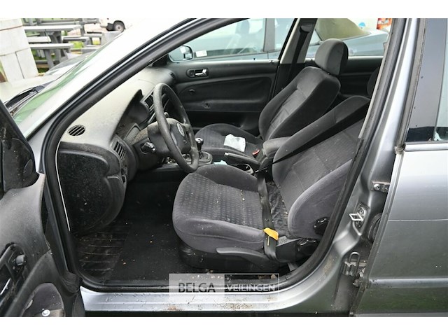 Vw passat - afbeelding 2 van  11