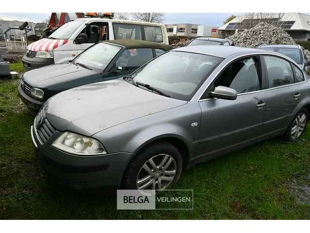 Vw passat - afbeelding 1 van  11
