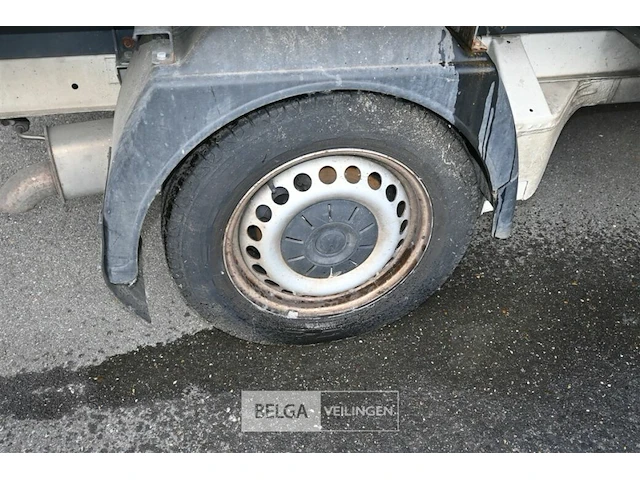 Vw transporter lichte vrachtwagen - afbeelding 18 van  26