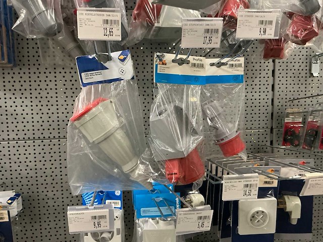 Vynckier/profile/legrand partij fittings, armaturen, stekkers en koppelstekkers - afbeelding 2 van  15