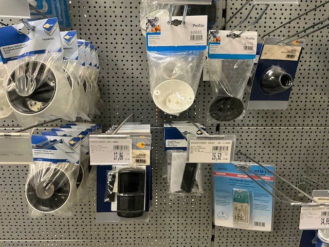 Vynckier/profile/legrand partij fittings, armaturen, stekkers en koppelstekkers - afbeelding 13 van  15
