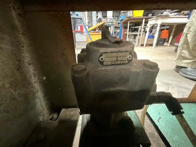 Wabco festo pneumatisch ponsmachine voor remblokken - afbeelding 8 van  8