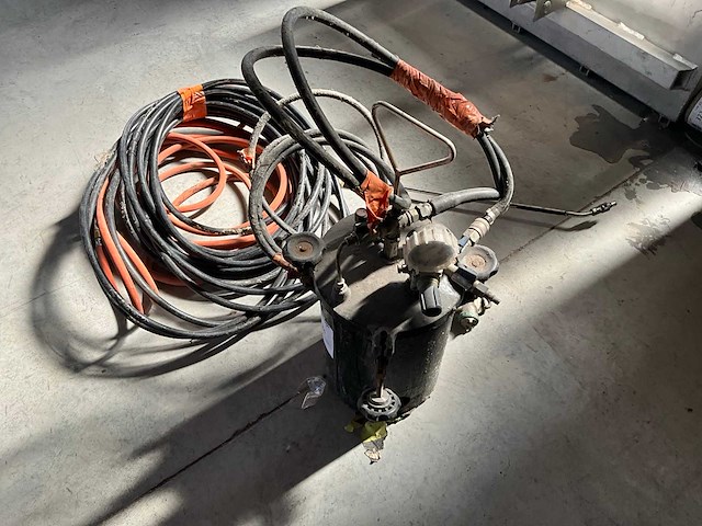 Wagner drukvat met verfpistool - afbeelding 1 van  4