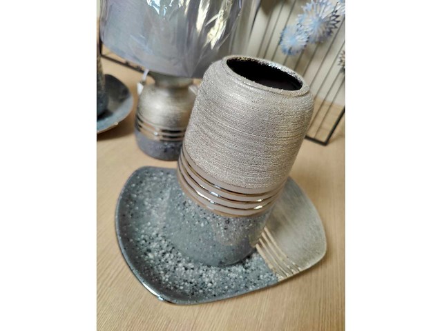 Wanddecoratie - vazen - tafellamp - schalen (8 stuks in totaal) - afbeelding 13 van  13