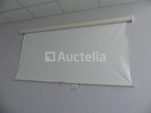 Wandgemonteerd projectiescherm - afbeelding 1 van  3