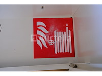 Wandkast voor brandslang - afbeelding 3 van  8