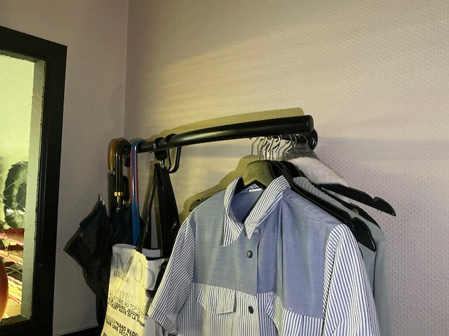 Wandkast/dressoirkast en wandkapstok - afbeelding 6 van  7