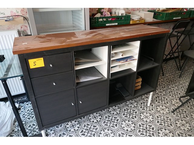 Wandkasten + tafel met glazen blad - afbeelding 1 van  6