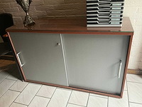 Wandkast/opbergkast en toebehoren - afbeelding 1 van  4