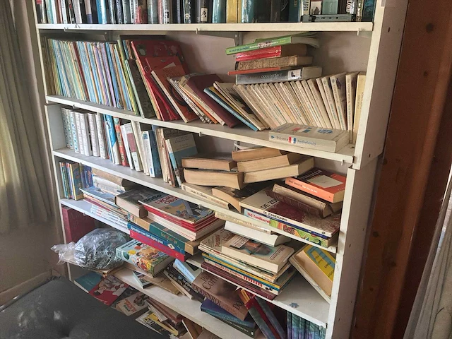 Wandplank en boeken - afbeelding 3 van  4