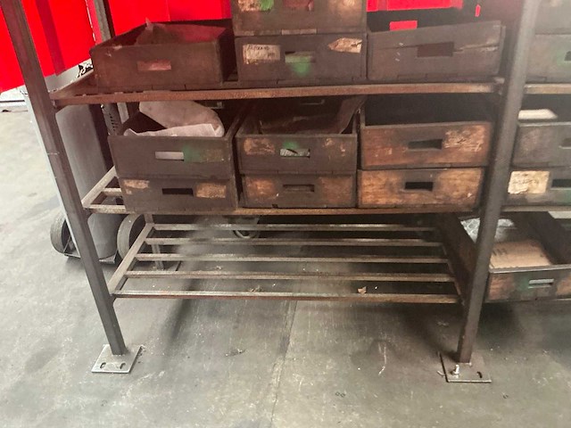 Wandrek met houten bakken - afbeelding 3 van  5