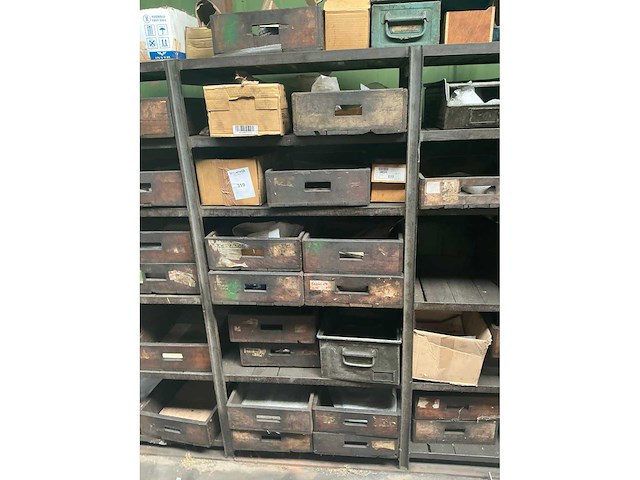 Wandrek met houten bakken - afbeelding 3 van  5
