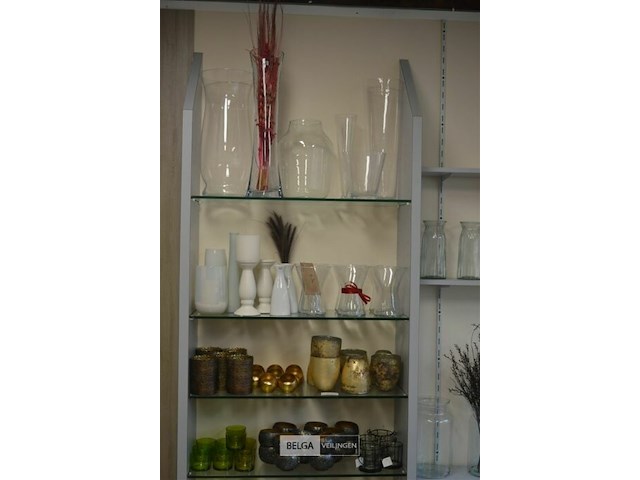 Wandrek met houten en glazen leggers [zelf demomnteren , zonder inhoud]210x200cm - afbeelding 3 van  5