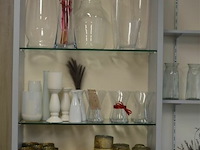 Wandrek met houten en glazen leggers [zelf demomnteren , zonder inhoud]210x200cm - afbeelding 3 van  5