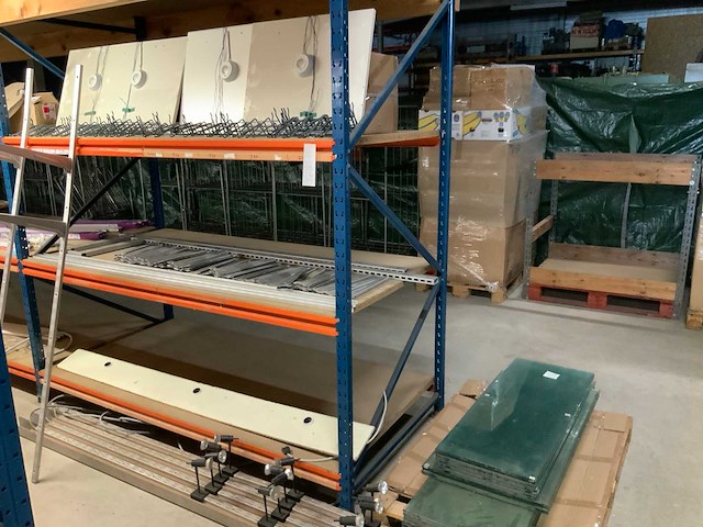 Wandrek met indirect licht uit gesableerd inox - afbeelding 1 van  7