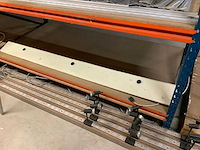 Wandrek met indirect licht uit gesableerd inox - afbeelding 4 van  7