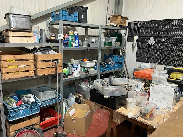 Wandrek met inhoud (3x) - afbeelding 1 van  19