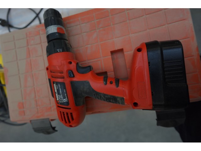 Warmeluchtblazer power plus + accu boormachine black&decker - afbeelding 2 van  6