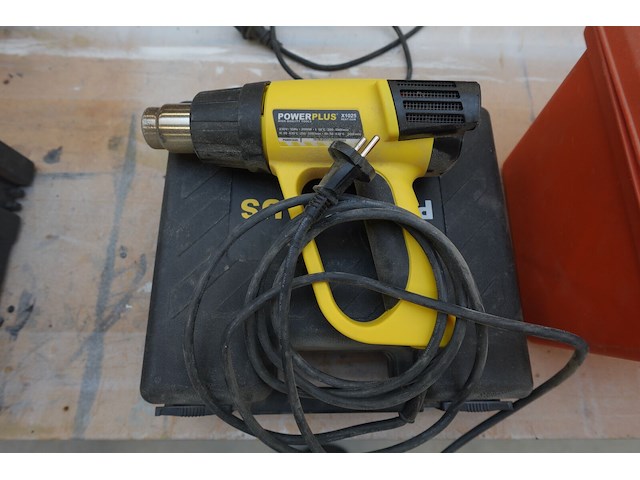 Warmeluchtblazer power plus + accu boormachine black&decker - afbeelding 4 van  6