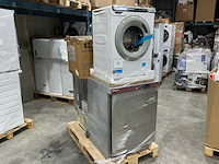 Wasmachine + industriële koelkast + dampkap + vaatswasmachine