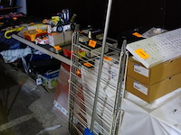 Wasrek en bezem - afbeelding 1 van  1