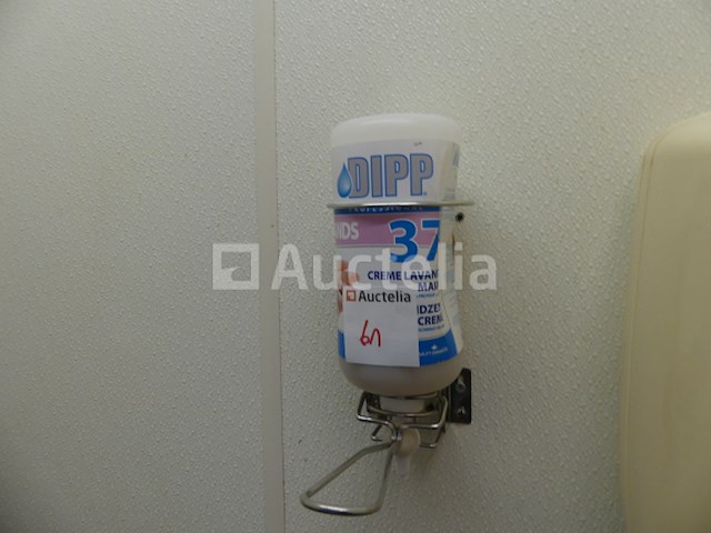 Wastafel met drukknop - afbeelding 7 van  9