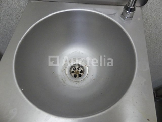 Wastafel met drukknop - afbeelding 9 van  9