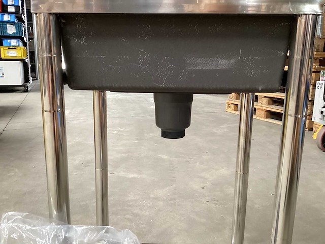 Wastafel met kraan en toebehoren. 75cm hoog - afbeelding 6 van  8
