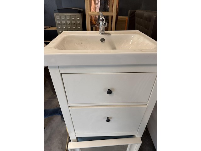 Wastafel met spiegel - afbeelding 3 van  6