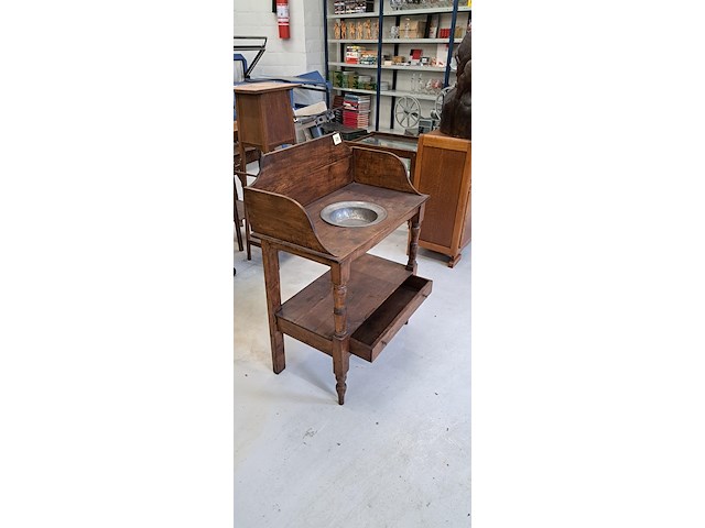 Wastafel met tinnen kom - afbeelding 2 van  2