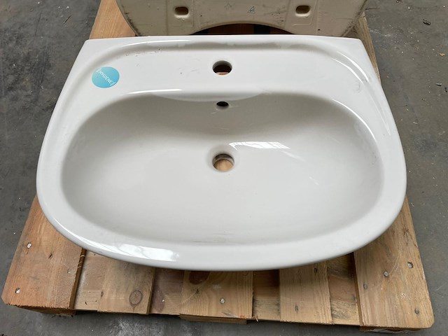Wastafel norm - afbeelding 1 van  2