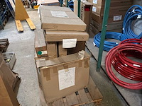 Wastafels en spiegels - afbeelding 1 van  6