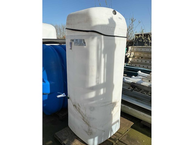 Water opslagtank 750 liter - afbeelding 1 van  2