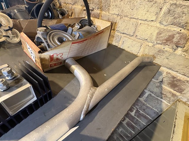 Waterbuis - afbeelding 3 van  3