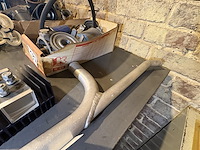 Waterbuis - afbeelding 3 van  3