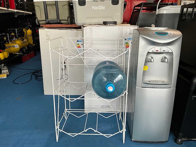 Waterdispenser koud-warm incl 4flessen water - afbeelding 1 van  3