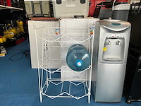 Waterdispenser koud-warm incl 4flessen water - afbeelding 1 van  3