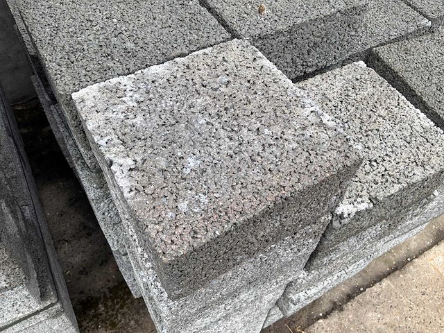 Waterdoorlatende betonstenen - afbeelding 4 van  4