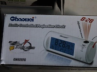 Waterfilterkan brita, staafmixer mandine, projectieklok - afbeelding 3 van  4